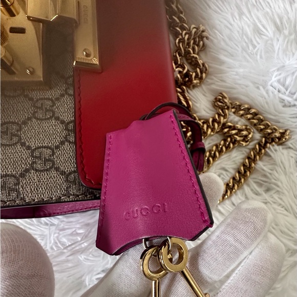 Gucci Padlock 2 way bag. W/ Box/ Dust Bag - Picture 9 of 12